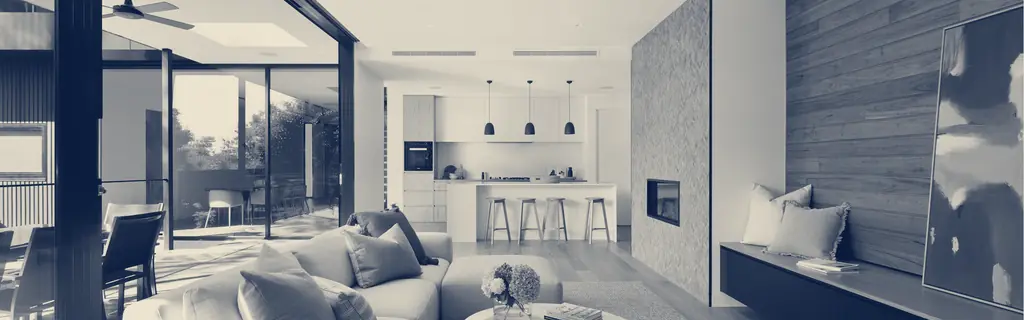 Aydınlık ve modern bir oturma odası
